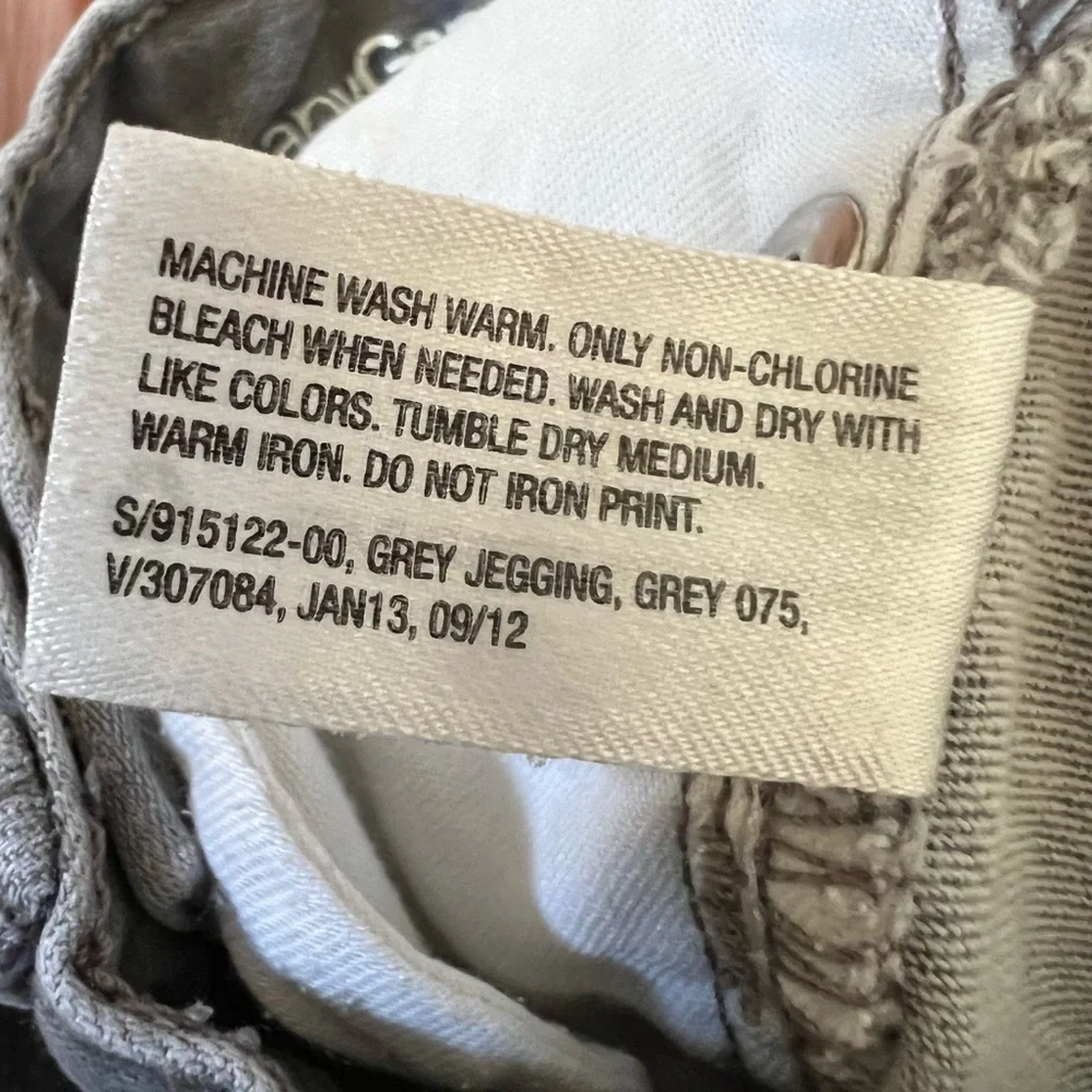 Baby Gap grey Jeggings 1969 line size 6-12 months button at top and zipper fly